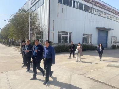 市工信局領(lǐng)導(dǎo)秦航偉一行到華豫萬通總部企業(yè)基地開展調(diào)研工作